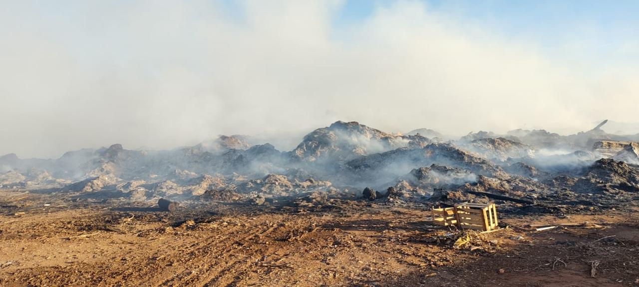 Foto 2 de 5 — Incêndio no Daae pode durar vários dias; fumaça incomoda